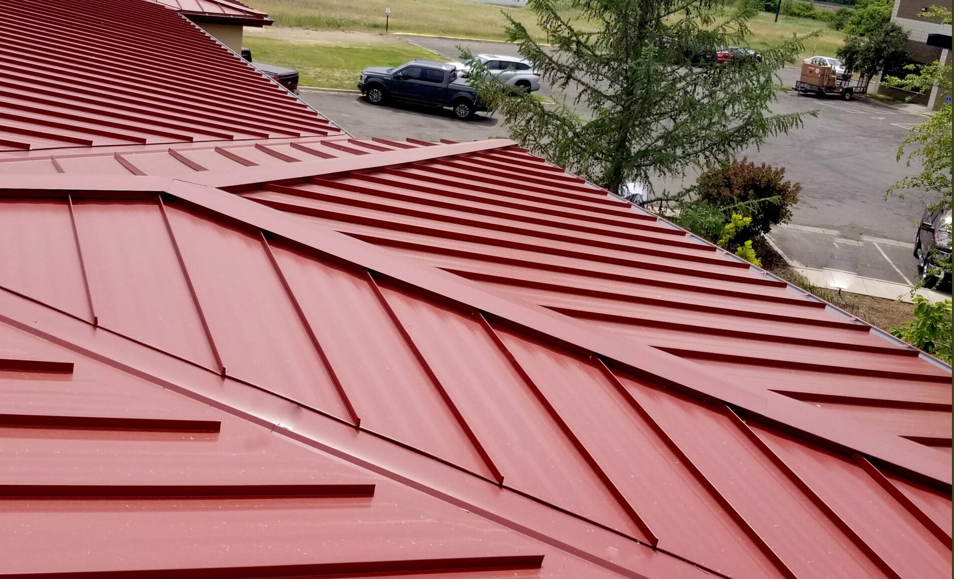 Standing Seam Metal Roof Systems for Columbus Buildings